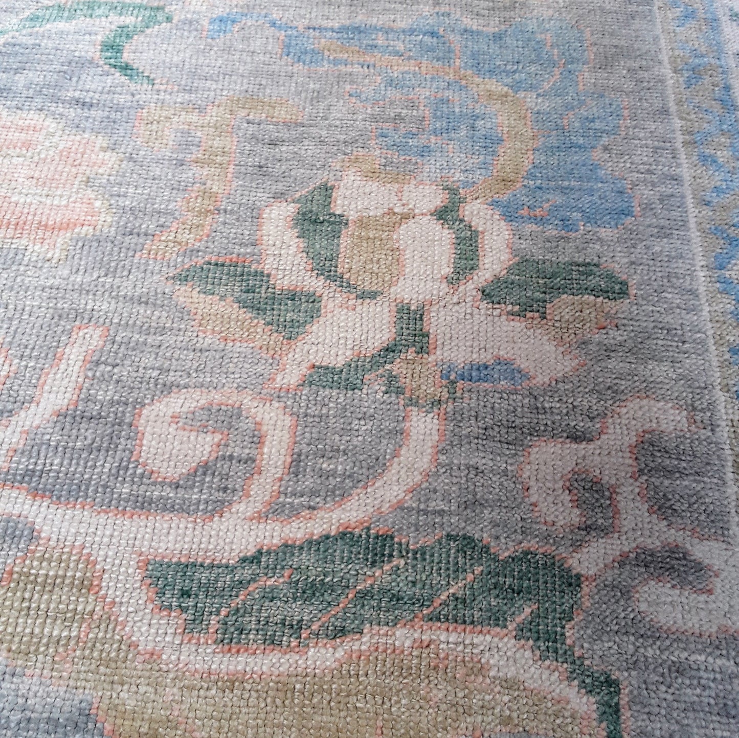 Handwoven Floral Wool Uşak Rug