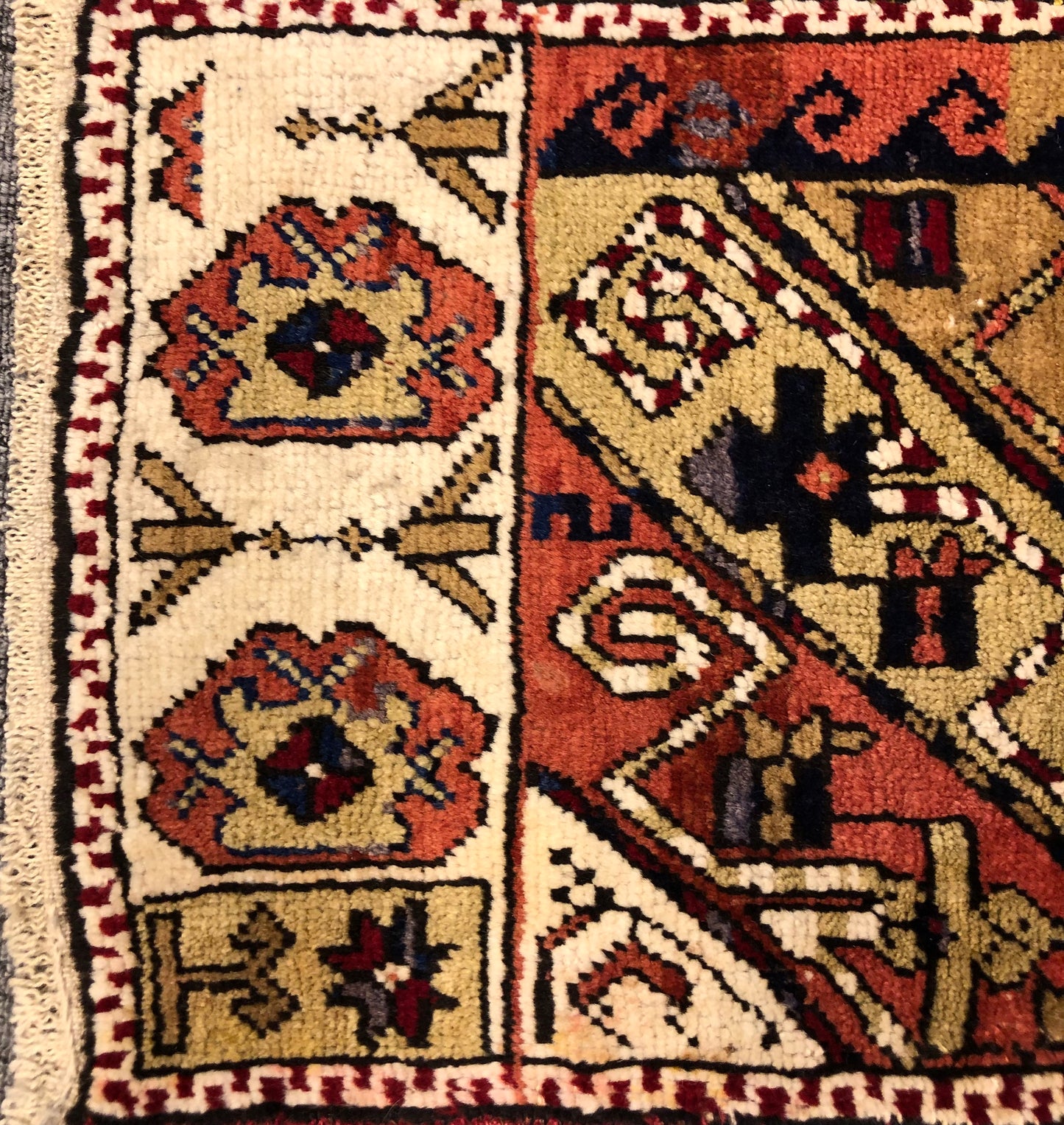 Anadol Handwoven Carpet Design